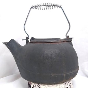 Rusty Cast Iron Humidifier Kettle - Primitive Farmhouse, repurpose ideas