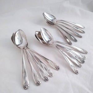 1847 Rogers Bros DAFFODIL Teaspoons - Silverplate 1950 - Pairs/Set of 2