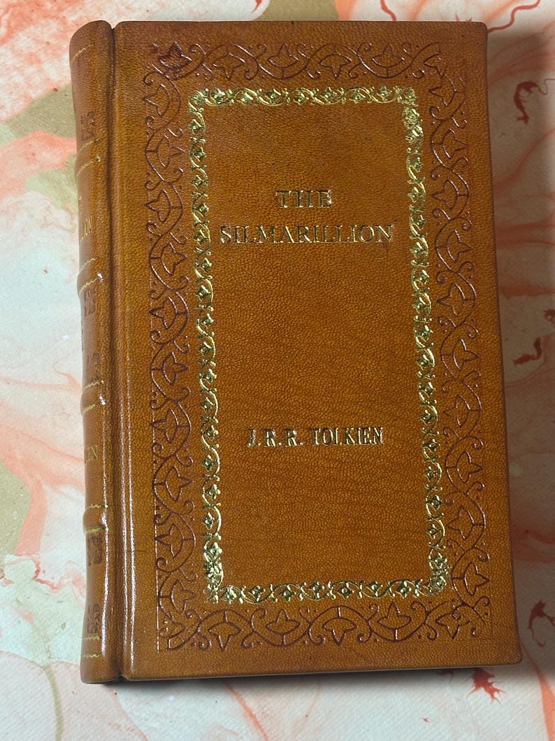 El Silmarillion de J.R.R. Tolkien, edición encuadernada en cuero imagen 4