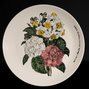 Camellia Hand-paint Ceramic Wall Plate 12&quot;, Daffodil Flower Illustration; Violet Ceramic Wall Art Gift,Home Decor Unique Wall Hanging