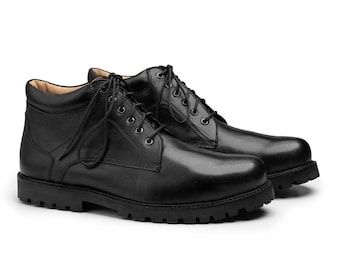 Handgemaakte zwarte leren heren enkellaarzen, robuuste veterschoenen met veters, casual chukka-laarzen voor alle weersomstandigheden