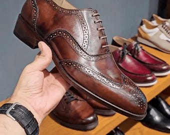 Zapatos Derby Brogue de cuero marrón patinado para hombre / Zapatos de vestir con puntera de ala pintada a mano / Regalo formal para él