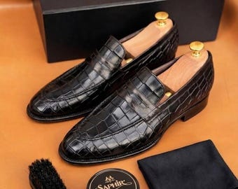 Mocasines de piel negra repujada hechos a mano para hombre, zapatos de vestir de lujo de piel exótica para padrinos de boda.