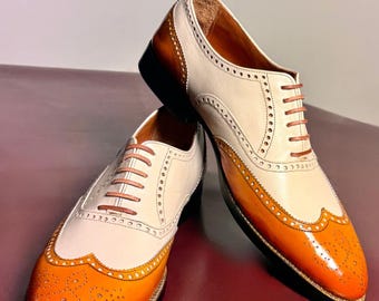 Zapatos brogue bicolor con punta de ala hechos a mano – Zapatos Spectator para hombre en naranja y crema – Oxfords de piel auténtica