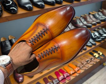 Zapatos Derby de piel para hombre, hechos a mano - Zapatos de vestir con pátina color miel bruñida - Pintados a mano artesanalmente