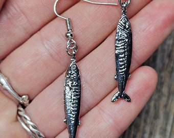 Boucles d'oreilles HARENG - boucles d'oreilles nature minimalistes et uniques, amateur de poisson, cadeau océan, biologie marine, boucles d'oreilles sardines, ichtyologie, poisson en conserve