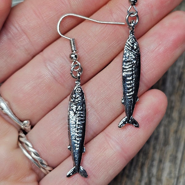 HERRING earrings - minimalist, unique nature earrings, fish lover, ocean gift, marine biology, sardine earrings, ichthyology, tinned fish