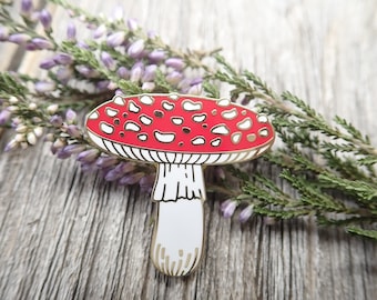 Amanita Mushroom Pin - nature pin, fungus lover, mycology, naturalist, nature lover gift, mushroom gift, woodland pin, toadstool