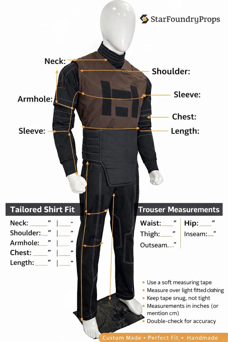 Puede incluir: Maniqu&iacute; con un disfraz negro y marr&oacute;n con etiquetas de medidas. El disfraz incluye un chaleco marr&oacute;n con detalles en negro, pantalones negros y un cuello alto negro. La imagen incluye texto para las medidas de la camisa y el pantal&oacute;n.