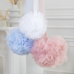 Tulle pom pom for bridal shower, Large tulle pom pom, Tulle pom pom gender reveal party decor, Pom pom nursery decor, Wedding pom poms