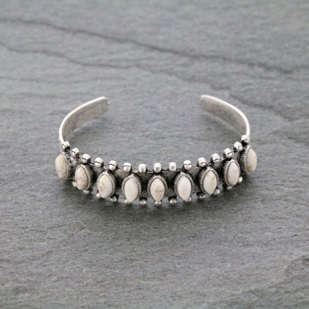 How To Wear A Cuff Bracelet: 3 Tips