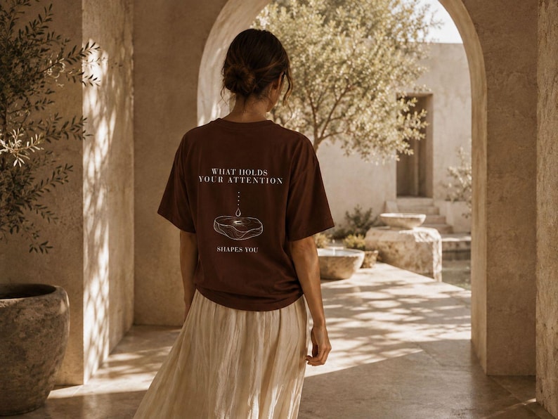 Mindfulness-tröja, motivationströja, tillväxttänkande-tröja, tung t-shirt, vad som fångar din uppmärksamhet bild 1