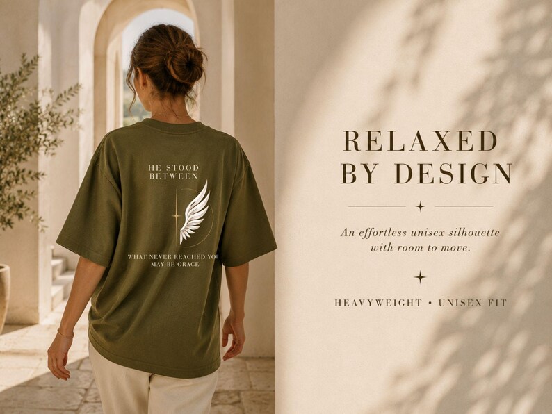 彼はクリスチャンシャツ、シャカウェアグラフィックTシャツ、メンズクリスチャンシャツ、ヘビーウェイトフェイスTシャツ、グレースシャツの間に立った 画像 4