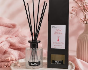 Difusor de Varetas Velvet Blossom | Solvente de Base Biológica | Feito à Mão na Holanda | Aroma Floral | 150ml | Azul | Verde | Âmbar | Branco |