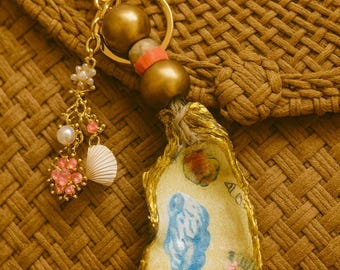 Oyster Shell Keychain LOTS OF SHELLS