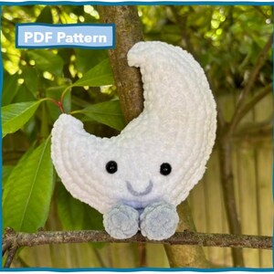 Moon Crochet Pattern - PDF pattern digital download, amigurumi, advanced beginner, small