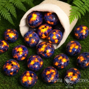 2Pcs Yooperlite Tumbled Stones, UV Reactive Crystals, Flame Stone, Tumbled Yooperlite, Polished Yooperlite Crystal, Fluorescent Sodalite