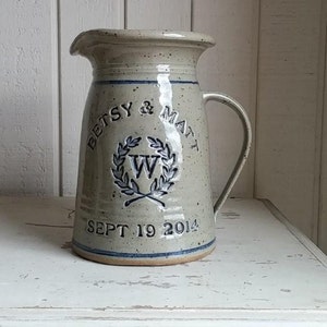 Jarra de cerámica personalizada para aniversario de bodas