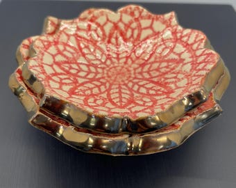 Spitze beeindruckt keramische Ring-Teller-Set, Goldrand Trinket Schalen, handgemachte Nesting Keramik