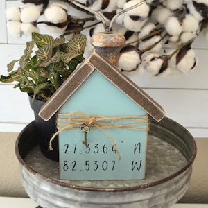 Small Wood House - Mini House Tiered Tray Farmhouse Decor