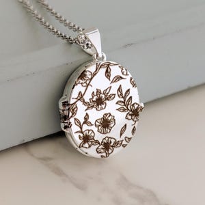 Floral Engraved Silver Oval Locket Necklace, personalized locket pendant, locket with photos, vintage style locket gift