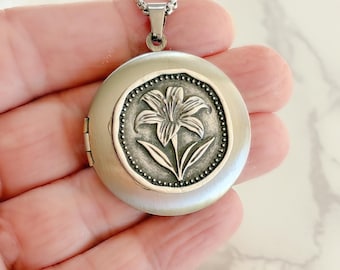 Silver Lily Locket with photos and engraving, Personalized Nature Necklace, Flower Photo Keepsake Gift