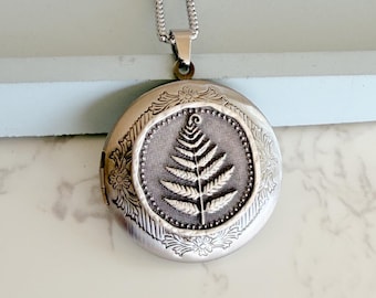 Silver Fern Photo Locket with photos and engraving, Personalized Nature Necklace, Photo Keepsake Gift