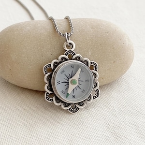 Collier boussole de travail fleur en argent, cadeau de voyage, bijoux Adventurecore