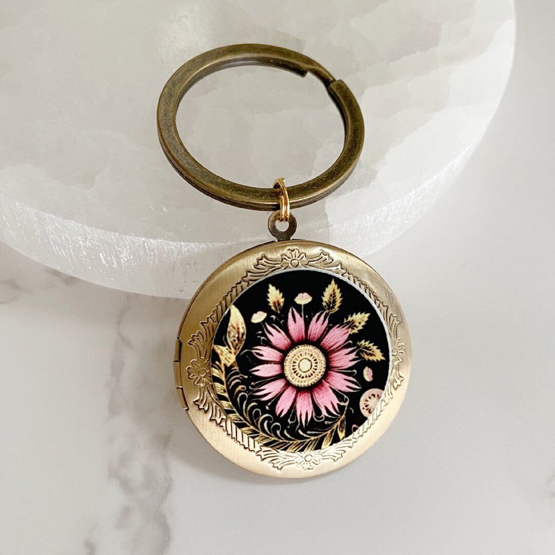 CHARLOTTE Locket Keychain With Photo, Gold Flower Locket With Pictures