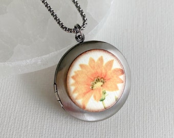 Vintage Flower Photo Locket Necklace, silver locket with photos, floral picture locket, custom engraved jewelry, locket with mirror