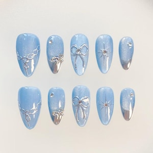 Paznokcie Aura Blue Cat Eye Press On, krótkie paznokcie migdałowe/paznokcie w kształcie gwiazdek/paznokcie kokardki/paznokcie chromowane 3D/paznokcie Aura/paznokcie srebrne/paznokcie letnie/paznokcie kocie oko