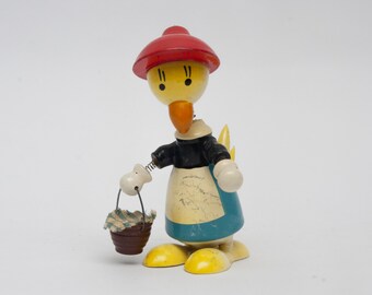 Vintage GOULA SPAIN mother duck figurine: wood figurine, mother goose, spring neck, bobble head, hand painted toy, gift for mother.