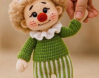 Giocattolo da clown amigurumi fatto a mano – Peluche all'uncinetto per bambini o decorazioni per la cameretta dei bambini