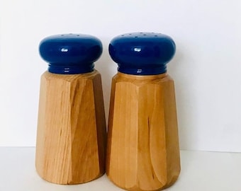 Ralph Lauren Italy Olive Wood Salt & Pepper Shakers Blue Enameled Lids S and P Set RL Luxury Designer Dinnerware Serving