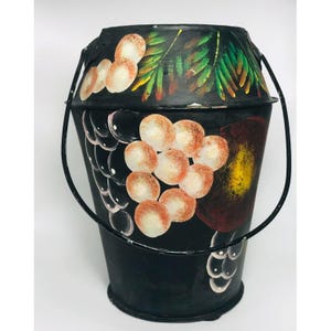 Cubo de Tole vintage pintado a mano con asa de metal, vajilla de Toleware con temática de frutas, 8 pulgadas, color negro y verde, decoración para el hogar