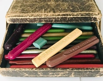 Antique Dennison's Letter Wax & Silk Lined Locking Hinged Box With 14 Sticks Original Colors