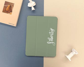 Aangepaste naam iPad-hoes, iPad-hoes met potloodhouder Cover voor 2025 Air 7/6/5/4e 13" 11" iPad 11/10/9/8 generatie A16 iPad Pro 12,9 inch Mini 6/7