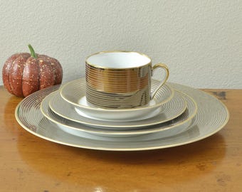 Carico Fine China mystique 7955 セット Vintage Carico Mystique 7955 Fine China - Cup, Saucer, & Dinner
