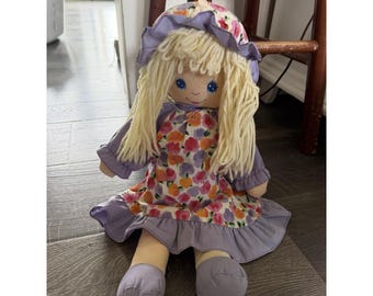 ヴィンテージ 1995年製 スウィーティーマイン ぬいぐるみ 女の子 ソフトドール 毛糸の髪 花柄ドレス ボンネット付き 20インチ