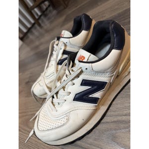 Vintage New Balance Black and Cream Sneakers - Classic Runner New Balance Women main image 4