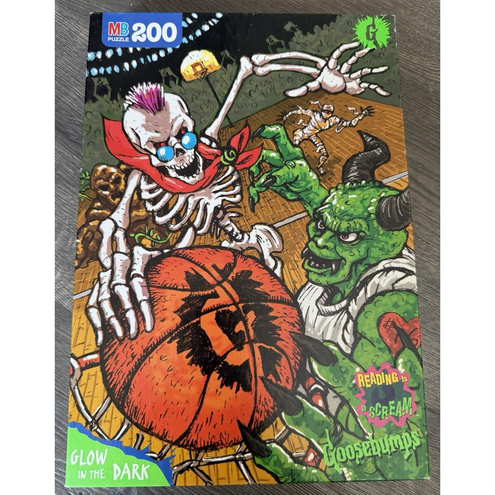 Goosebumps Curly Glow in the Dark 200 Piece Puzzle 1996 Milton