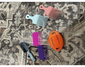 Vintage Hair Products. Vtg 1980s GOODY TZERS Hair Cincher Clip 4.5" Banana Comb