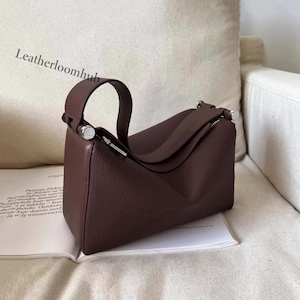 Full-Grain Leather Tote – Minimalist Shoulder Bag with Top Handle