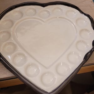Heart Ceramic Palette – Handmade Anthracite Stoneware