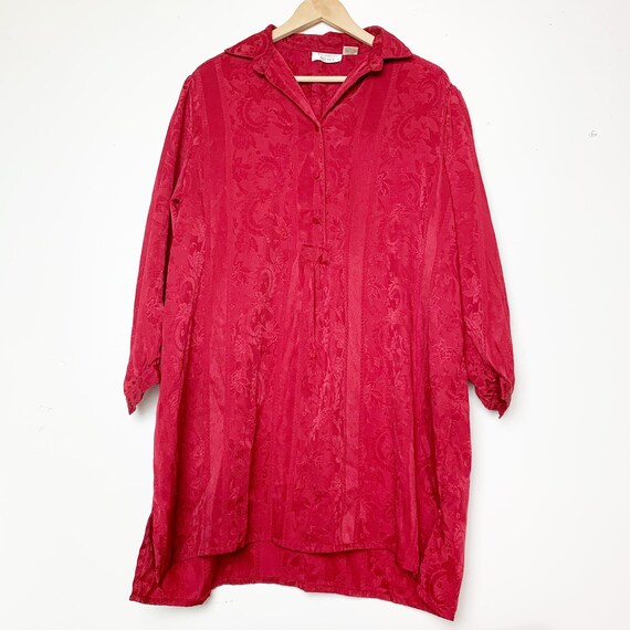 VICTORIA PAISLEY EXPLOSION CORAL WOMENS V-NECK PRINTED TOP