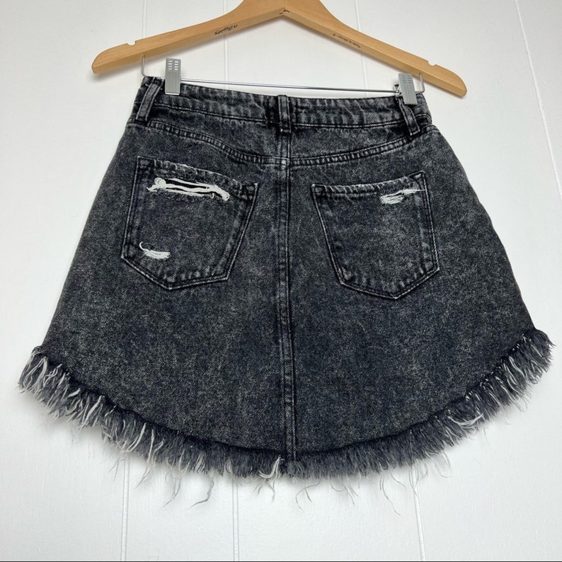 Gonna corta vintage Y2K BDG Urban Outfitters nera AcidWash Distressed, taglia piccola immagine 7