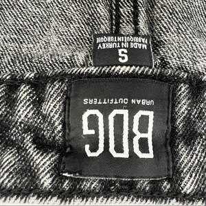 Gonna corta vintage Y2K BDG Urban Outfitters nera AcidWash Distressed, taglia piccola immagine 10