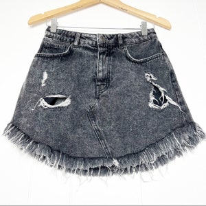 Gonna corta vintage Y2K BDG Urban Outfitters nera AcidWash Distressed, taglia piccola immagine 1