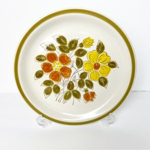 Vintage 1970’s Wild Flower Stoneware Hand Painted Japan 10 3/8 Inch Dinner Plate