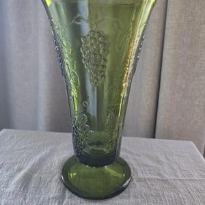 Indiana Glass Harvest Grape Green Vase
